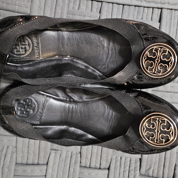 Tory Burch Shoes - Tory Burch Black Patent Leather Logo Ballet Flats with Gold Medallion